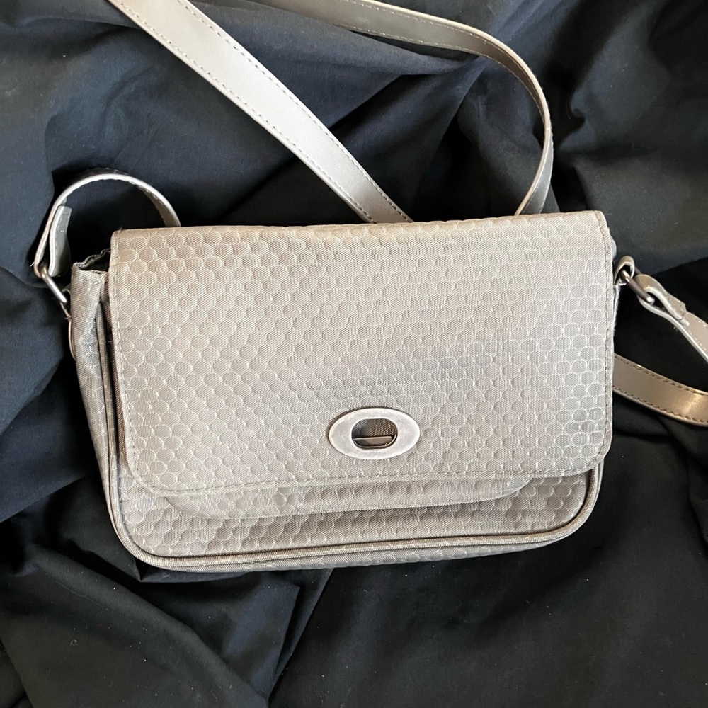 Very cute light gray baggallini